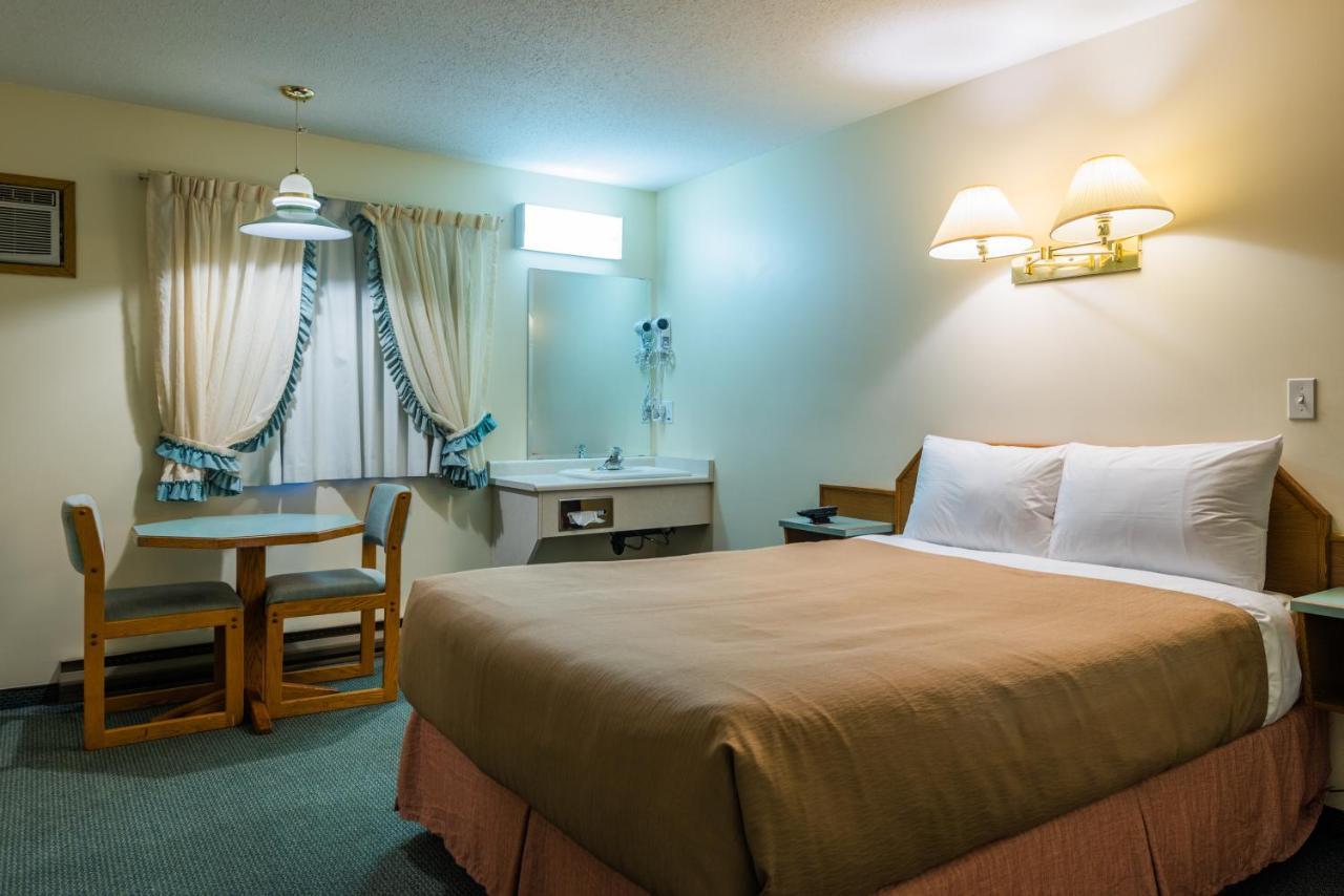 The Ranchland Inn Kamloops Exterior photo